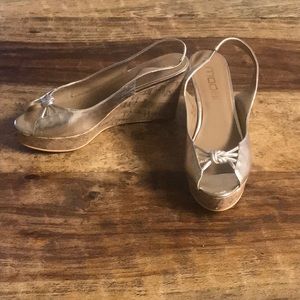 SILVER OPEN TOE WEDGES with KNOT DETAIL